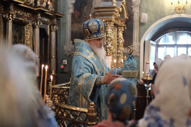 Митрополит Владивостокский и Приморский Вениамин совершил Всенощное бдение   в храме Живоначальной Троицы