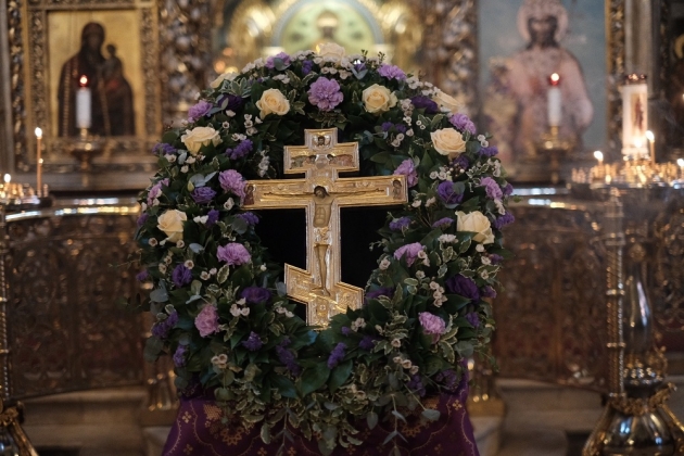 Праздник изнесения Честны́х Древ Животворящего Креста Господня
